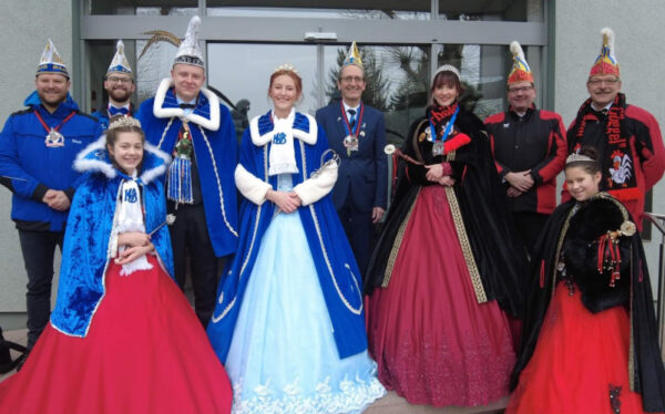 Brühl – Prinzessinnenempfang vor dem Rathaus  statt Neujahrsempfang in der Festhalle