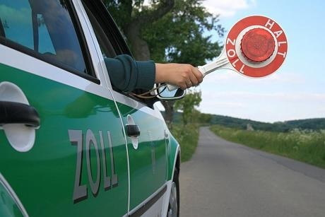 Eberbach – Gemeinsame Baustellenkontrolle von Polizei und Zoll – mehrere Verstöße festgestellt.