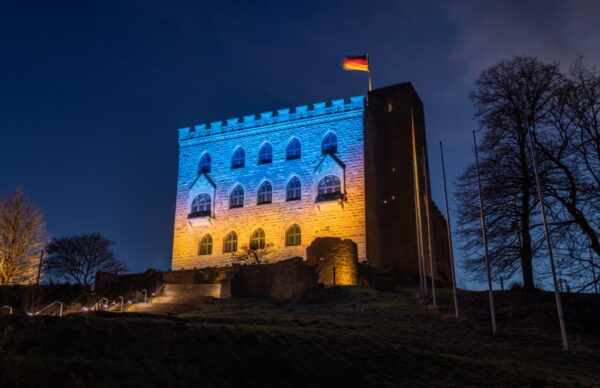 Neustadt – #1832dasFest – Demokratiefest – Busverkehr zum Hambacher Schloss bis auf weiteres wegen hohen Besucheraufkommens ausgesetzt