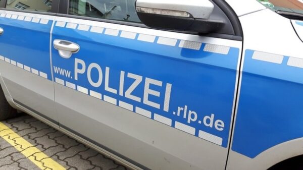 Sinsheim – BAB 6 – Rettungskräfte nach Verkehrsunfall mit Verletzten im Einsatz ein Fahrstreifen in Fahrtrichtung Heilbronn gesperrt