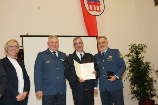 Speyer – THW Ehrenzeichen für den stellvertretenden Brand- und Katastrophenschutzinspekteur der Stadt Speyer
