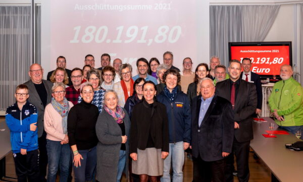 Ludwigshafen – Stiftergemeinschaft der Sparkasse Vorderpfalz übergibt Fördergelder von über 180.000 Euro