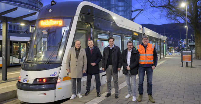 Heidelberg – Neue Rhein-Neckar-Tram für Testfahrten im Stadtgebiet unterwegs