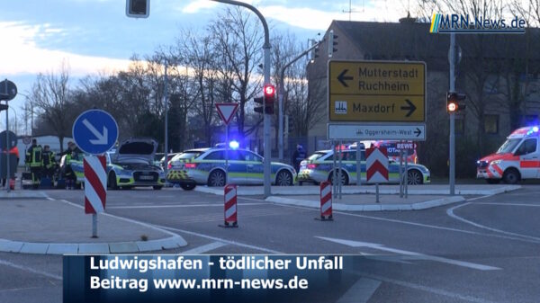 Ludwigshafen – Tödlicher Unfall – Motorradfahrer kollidiert mit Einsatzfahrzeug