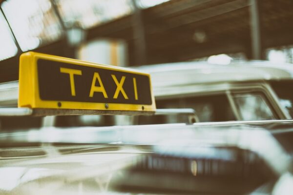 Taxi-Gutscheine für Menschen mit Behinderung – Heidelberger Gemeinderat beschließt Pilotprojekt – Start zum 1. April