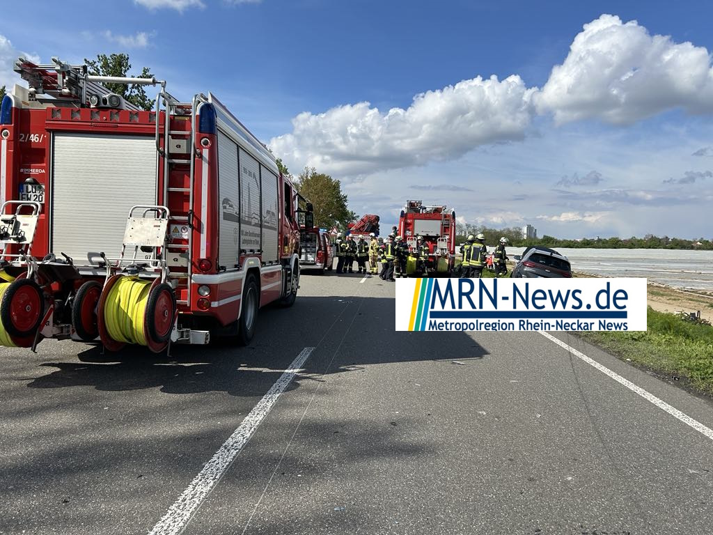 Ludwigshafen – Unfall auf der B9 – Polizei und Rettungskräfte vor Ort – Wegen Bergungsarbeiten teilweise gesperrt
