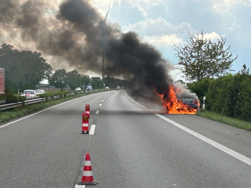 Rhein-Pfalz-Kreis – Autobrand auf der #B9 bei Harthausen