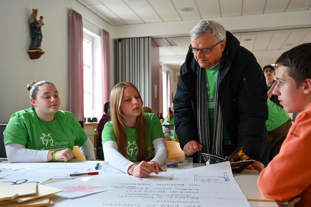 Speyer – 72h-Aktion – Bischof Wiesemann und Generalvikar Magin besuchen Projektgruppen im Bistumsgebiet