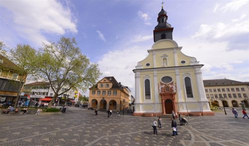 Frankenthal – Stadtführungen in Frankenthal – Kirchenführung St. Dreifaltigkeit mit Orgelspiel