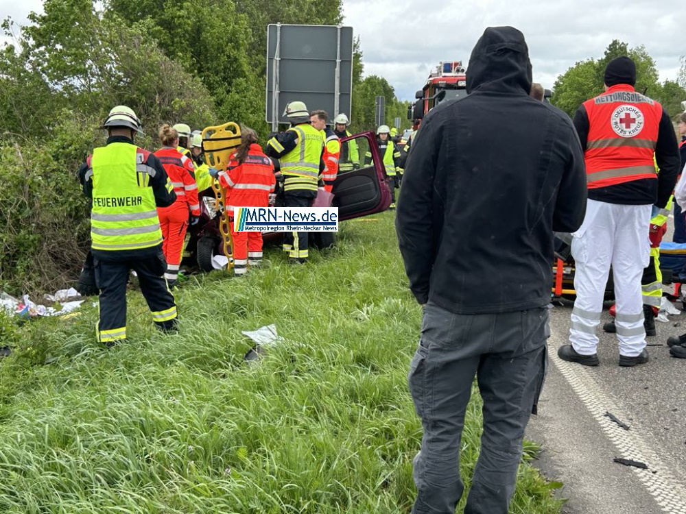Ludwigshafen – ERSTMELDUNG – AKTUELL Schwerer Unfall auf der #A650 Fahrtrichtung Bad Dürkheim