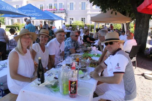 Hemsbach – 9. Auflage von „Picknick am Schloss“ am 7. Juli Kulinarische Genüsse mit dem „Hot Club Worms“