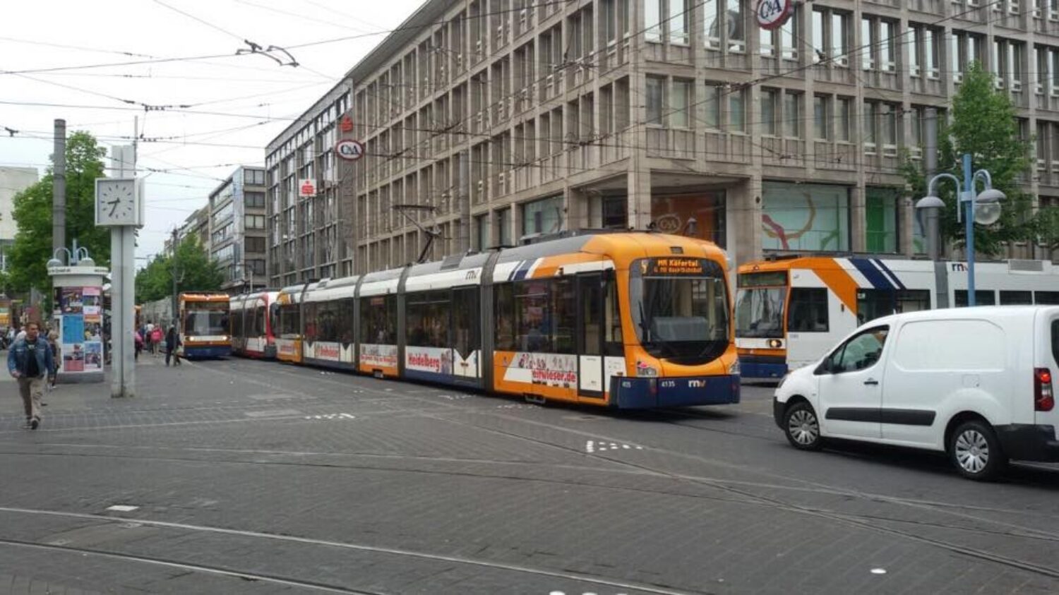 Mannheim – Beim Stadtfest Straßenbahn Unfall am Paradeplatz